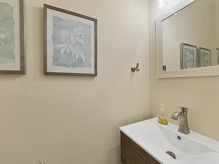 3521 Almeria Ave — Photo 13