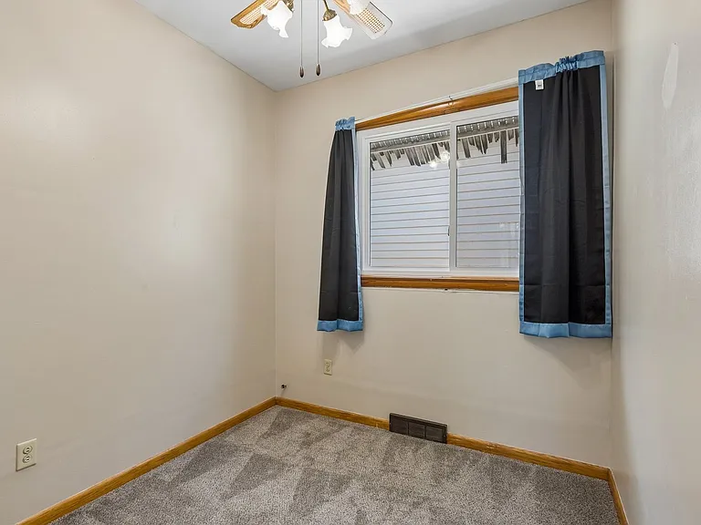 405 William St — Photo 8