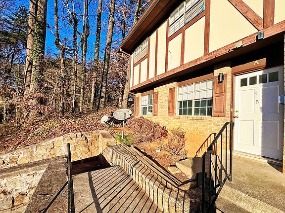 3rd image of 2946 N Dekalb Dr APT A