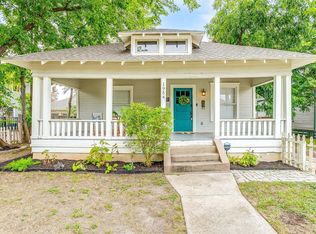 1954 Lipscomb St, Fort Worth, TX 76110