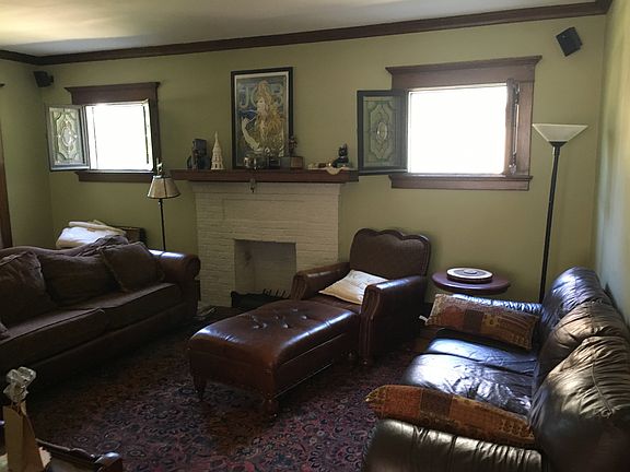 3rd image of 93 Crescent Ave