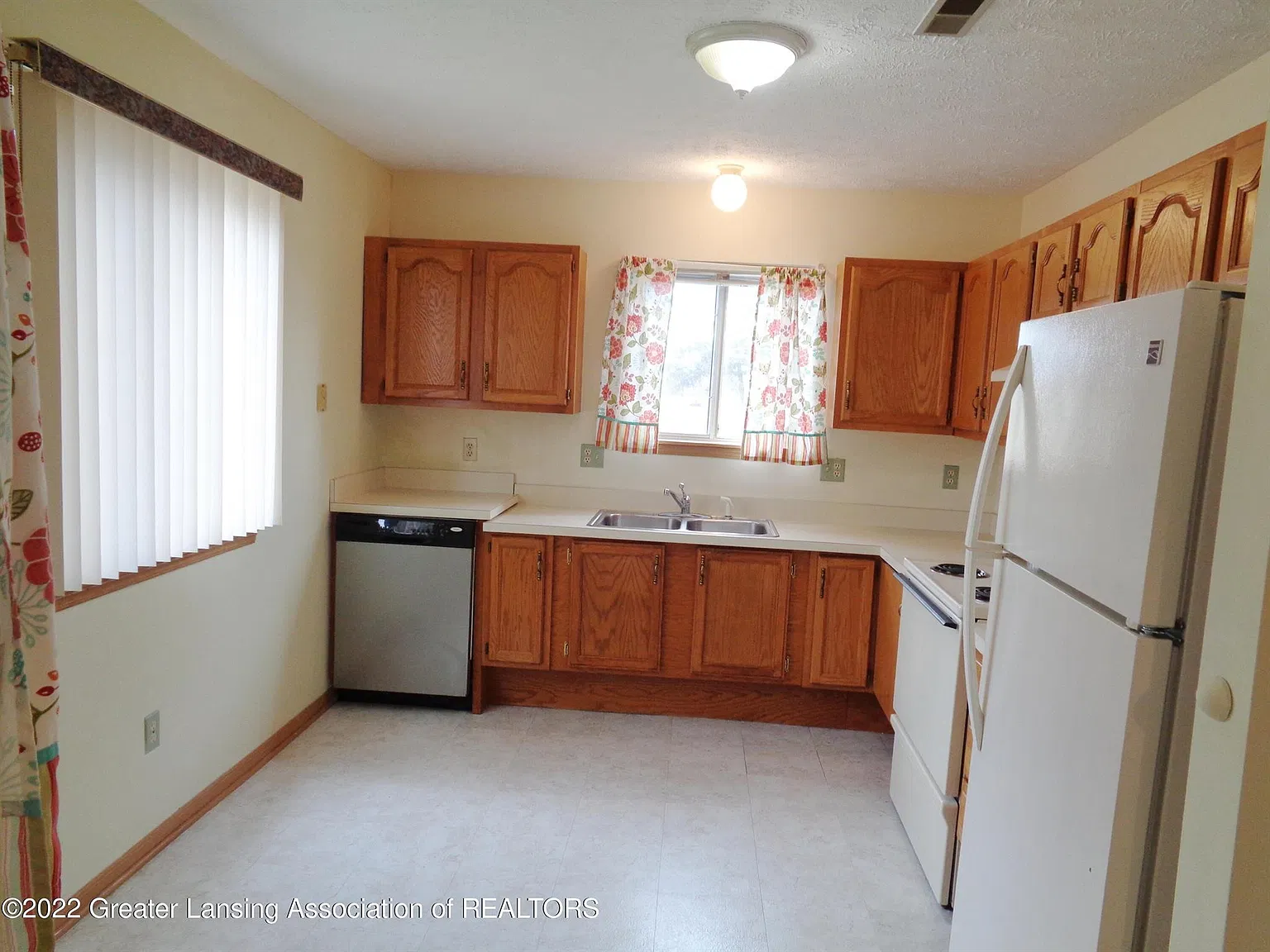 2 bed, 1250 sqft, $2,255 — Photo 4