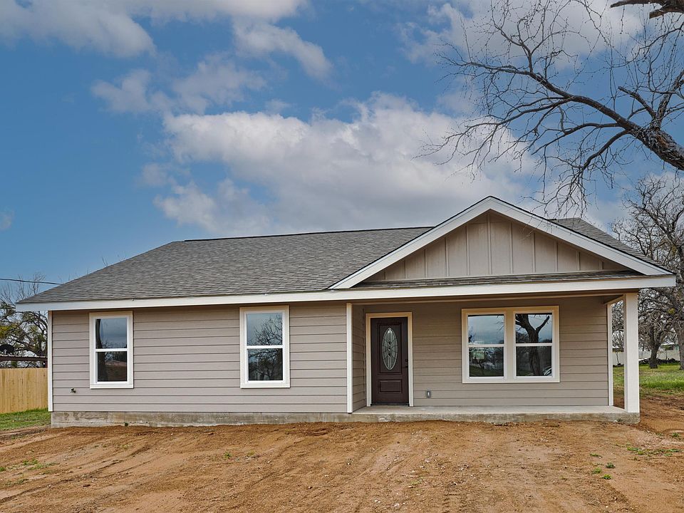 1st image of 104 S Mesquite Avenue