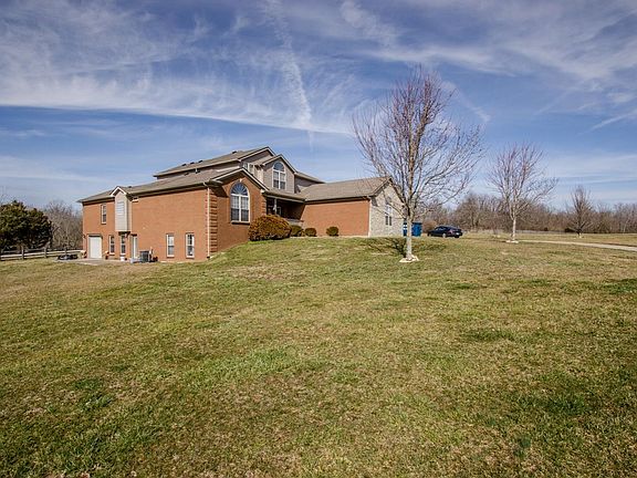2nd image of 320 Carli Ct
