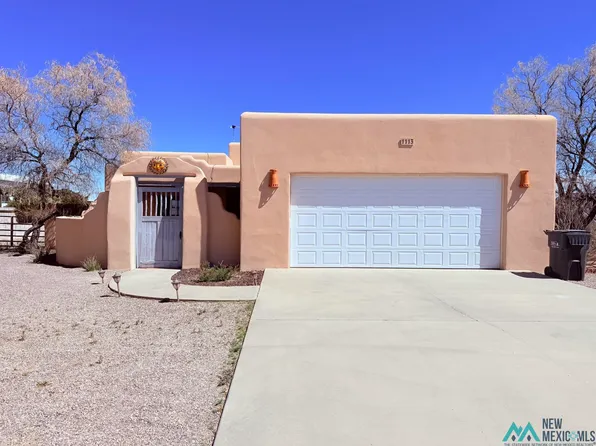 1113 Skyline Dr, Elephant Butte, NM 87935