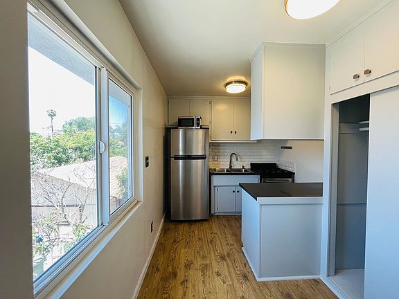 4th image of 539 Hyde Park Pl APT 4