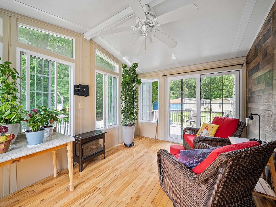1st image of 417 Middle Road Unit A