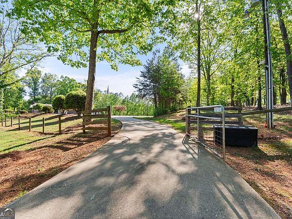 5th image of 6632 Mountain Meadow Dr