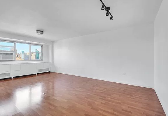 4th image of 195 Adams St APT 14A