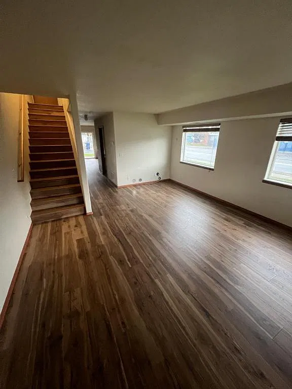 2219 E Lakeside Ave — Photo 3