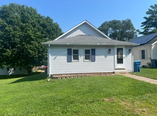 1009 Grand View St, Dixon, IL 61021