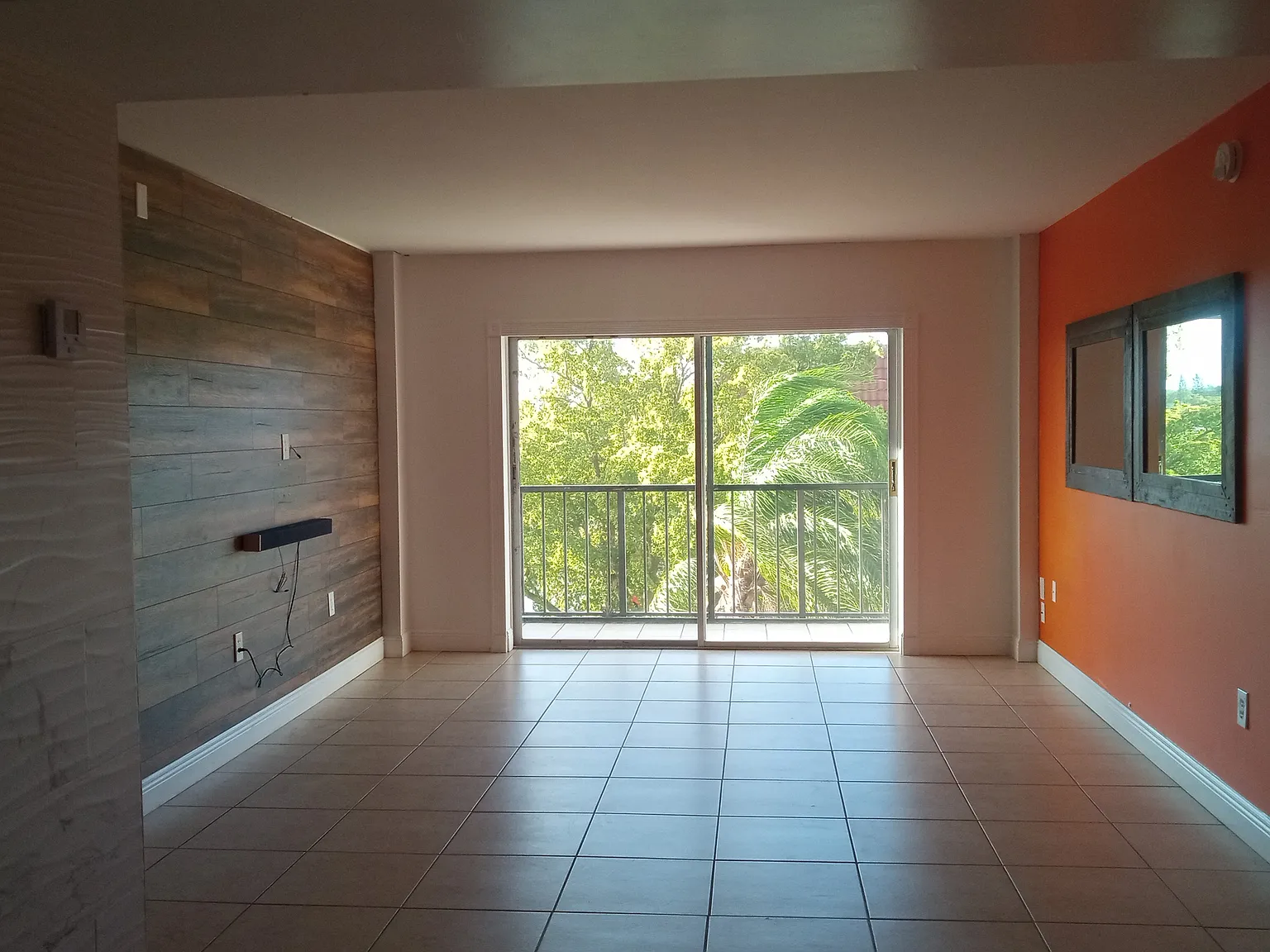 4174 Inverrary Dr — Photo 4
