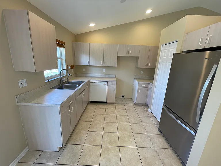 8259 Caloosa Rd — Photo 21