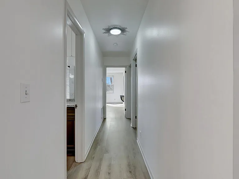6469 Fleetwood Dr — Photo 13