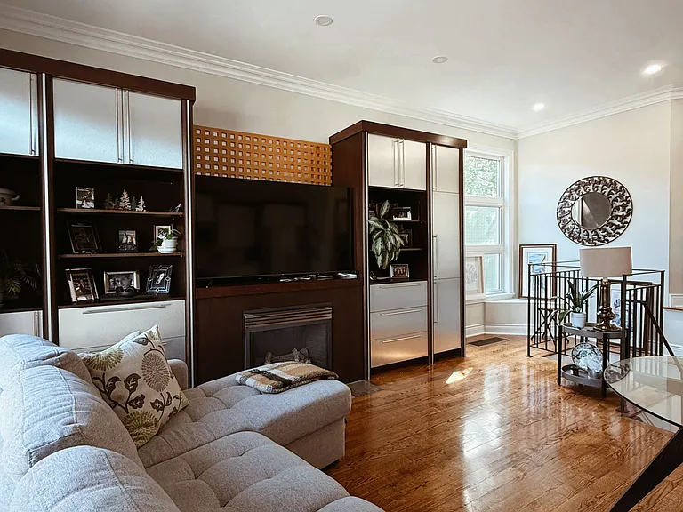 1186 Royal York Rd #1 — Photo 6