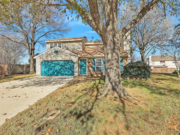415 Creekmeadow Ln, Lewisville, TX 75067