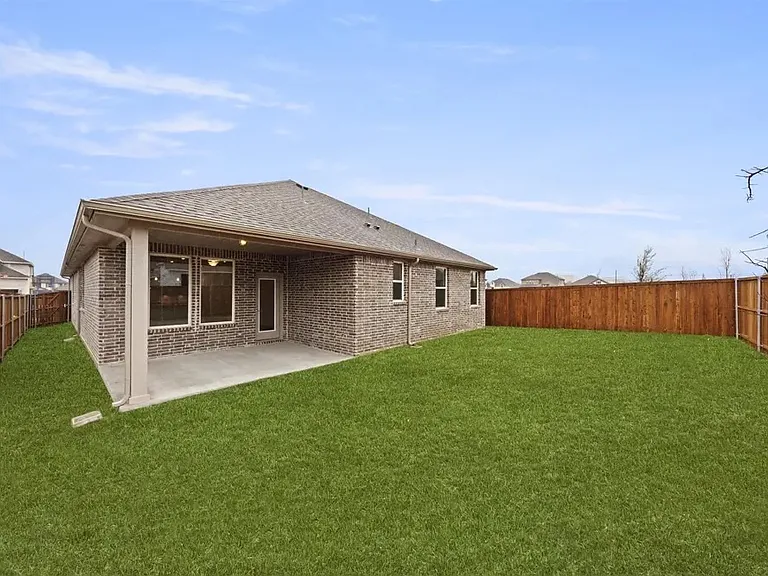 1825 Plymouth Dr — Photo 18