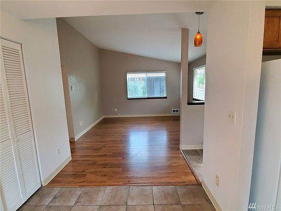 5th image of 639 Bavarian Ln SE