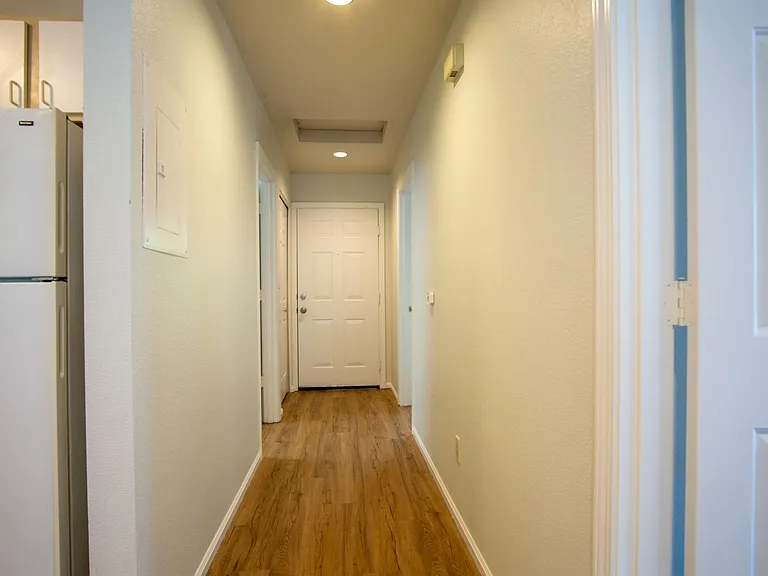 245 SW Hooker St #7 — Photo 12