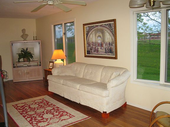3rd image of 41 Heritage Ct