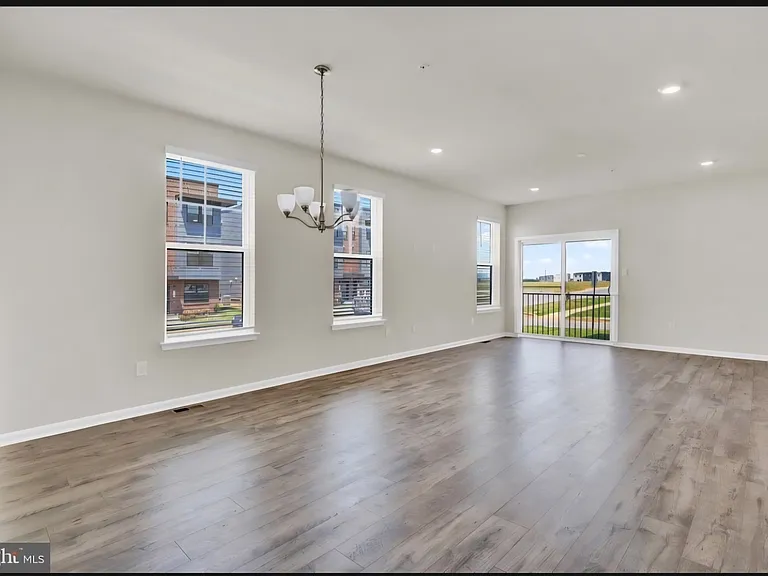 404 Constellation Ln — Photo 3