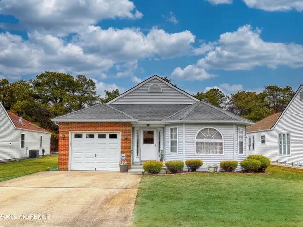 22 Prado Court, Toms River, NJ 08757