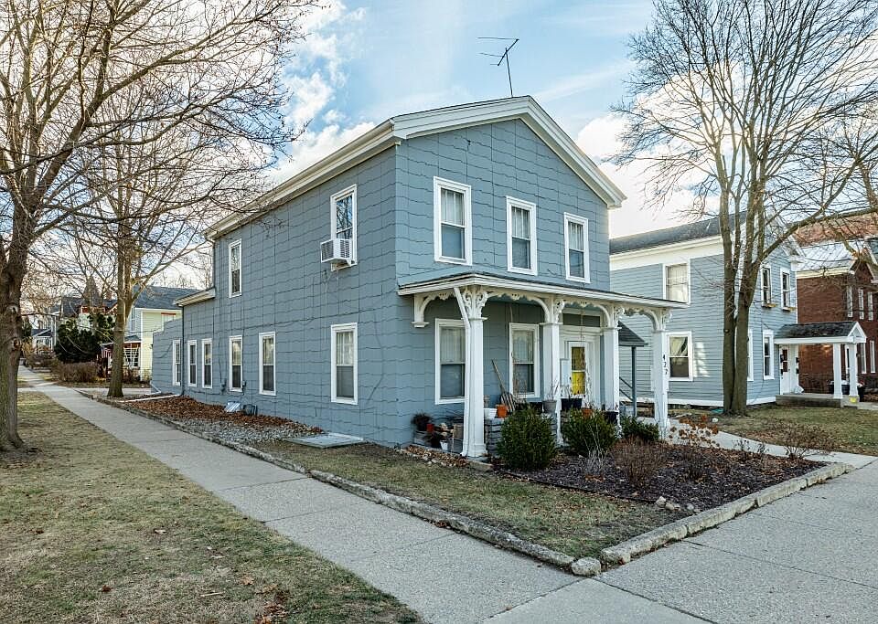 1st image of 422 N River St