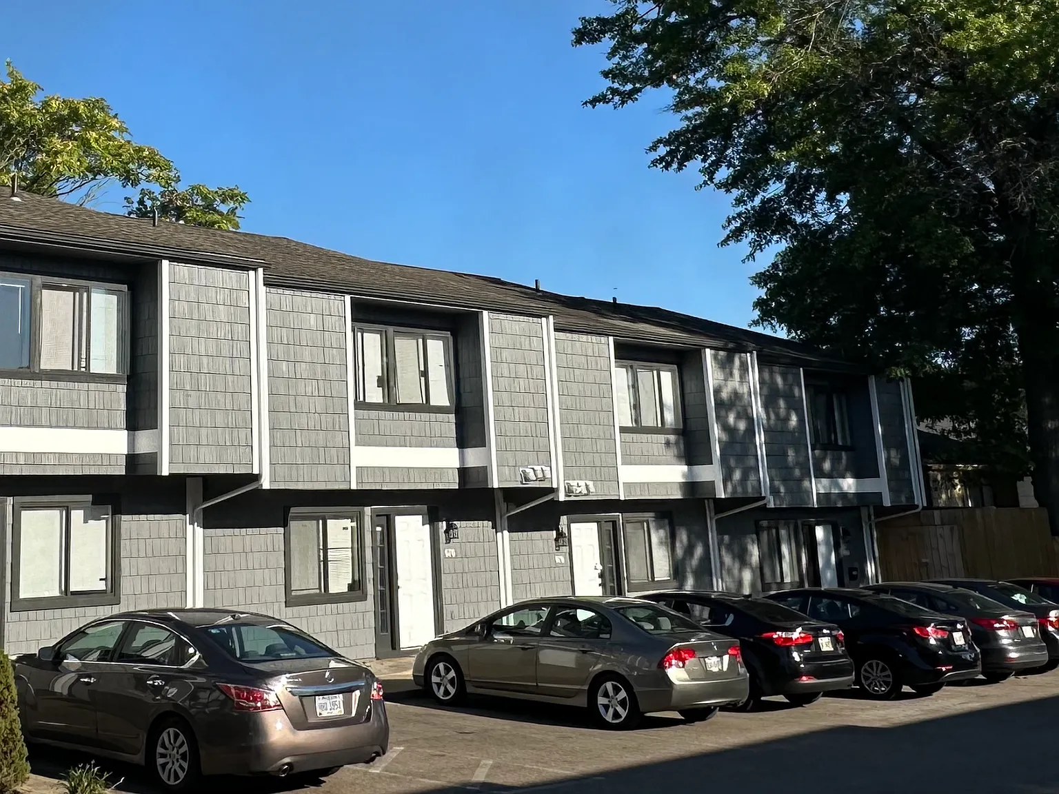 5 bed, 1600 sqft, $1,775 — Photo 2