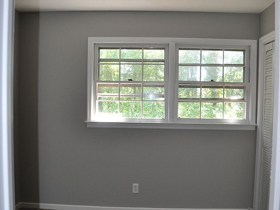 5th image of 281 Greengate Ln