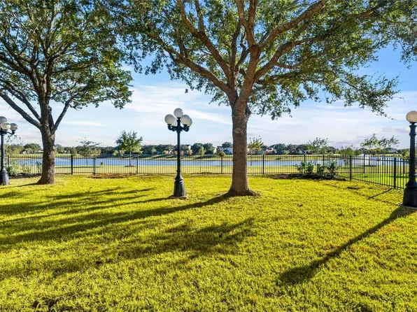 518 Honeysuckle Vine Dr, Rosenberg, TX 77469