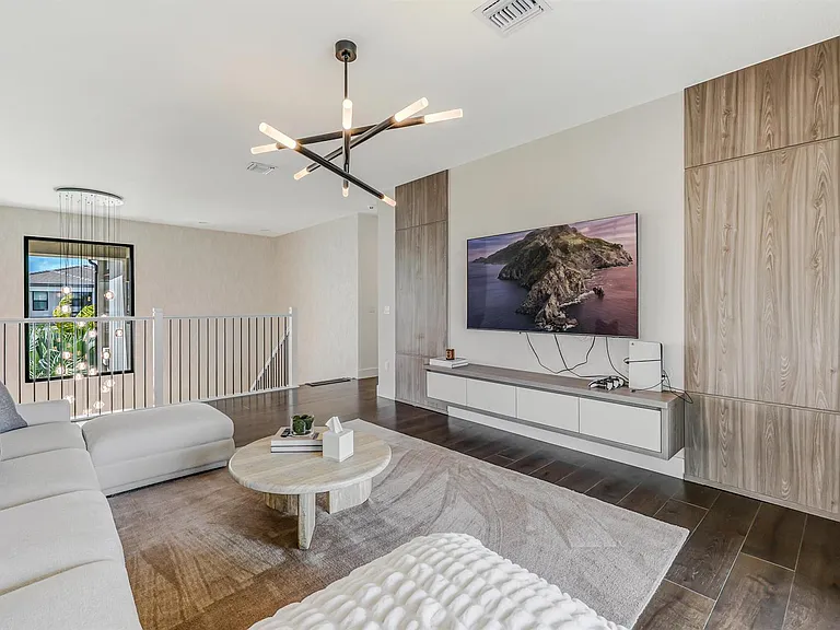 8283 Royal County Rd — Photo 35