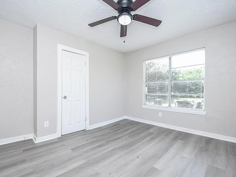 6024 Collingsworth St #2 — Photo 11