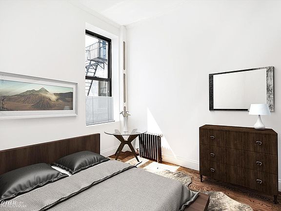 3rd image of 17 E 17th St APT 4C