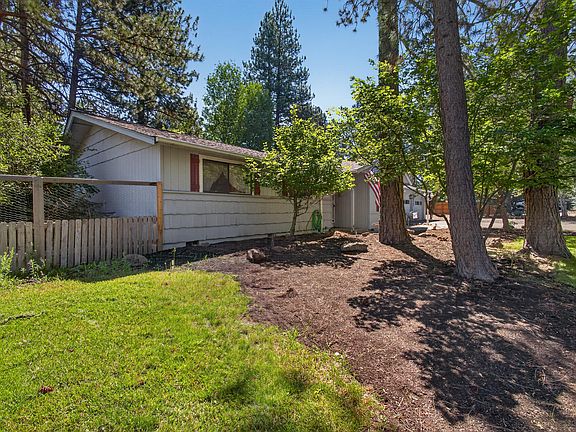 3rd image of 60822 Onyx St