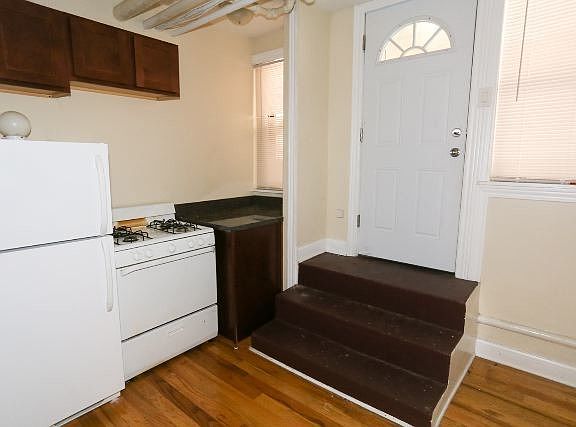 4th image of 3933 N Janssen Ave #I