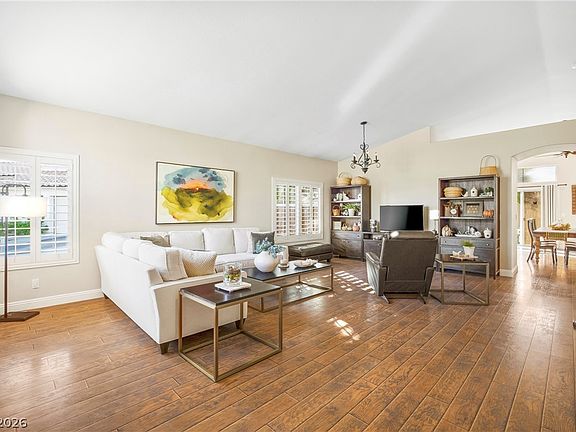 3rd image of 2525 Vera Cruz Cir