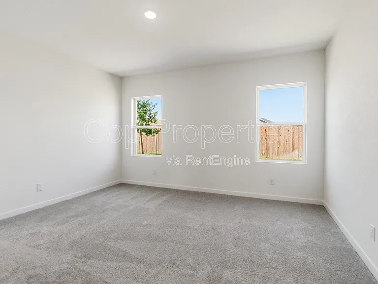 10219 Pine River Dr — Photo 22