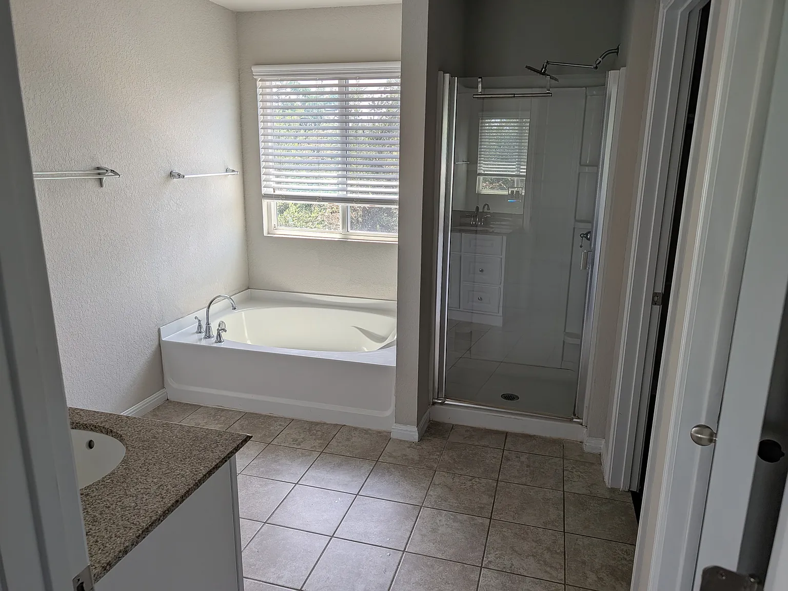 3 bed, 2.5 bath, 1765 sqft, $2,000 — Photo 4