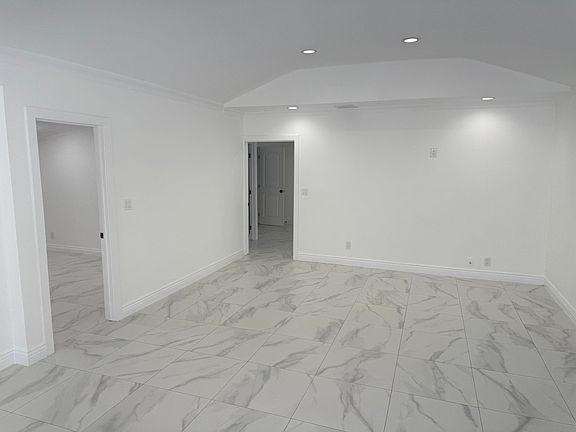 4th image of 23916 Los Rosas St #1