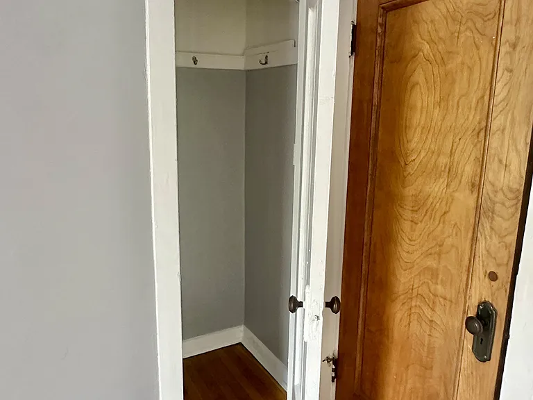 5358 N Winthrop Ave #3 — Photo 9