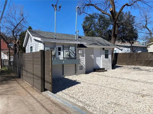 1105 E 3rd St #B, Austin, TX 78702