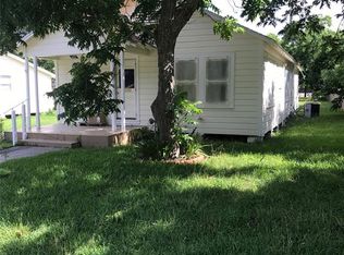 111 Kerry Rd, Highlands, TX 77562