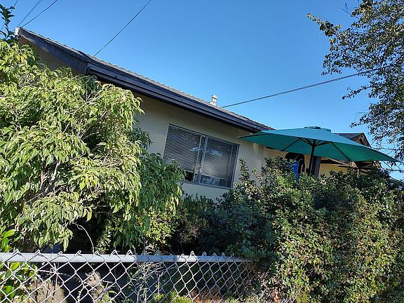 2nd image of 320 Barranca Ave APT A