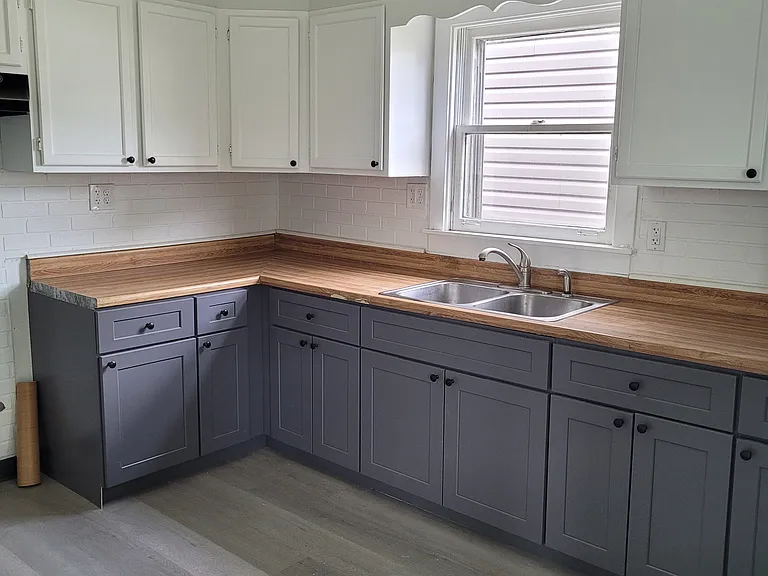 4006 S Campbell Ave — Photo 1