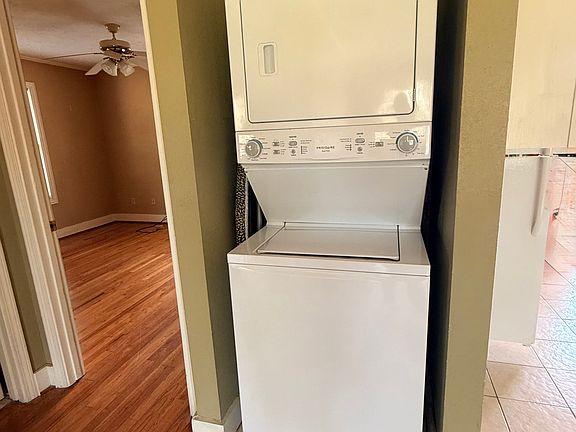 3rd image of 2027 Jackson St APT 2