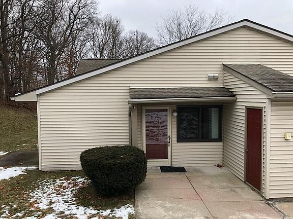 3rd image of 417 Water Tower Cir
