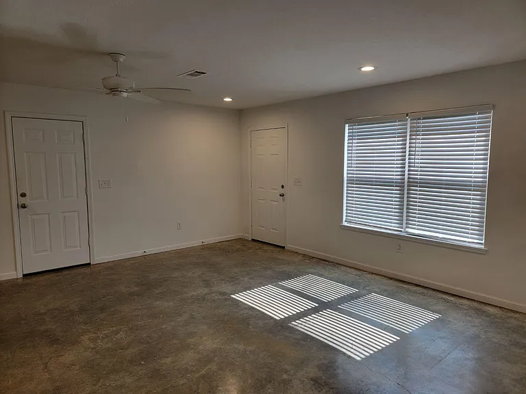 244 Skylane Dr — Photo 6