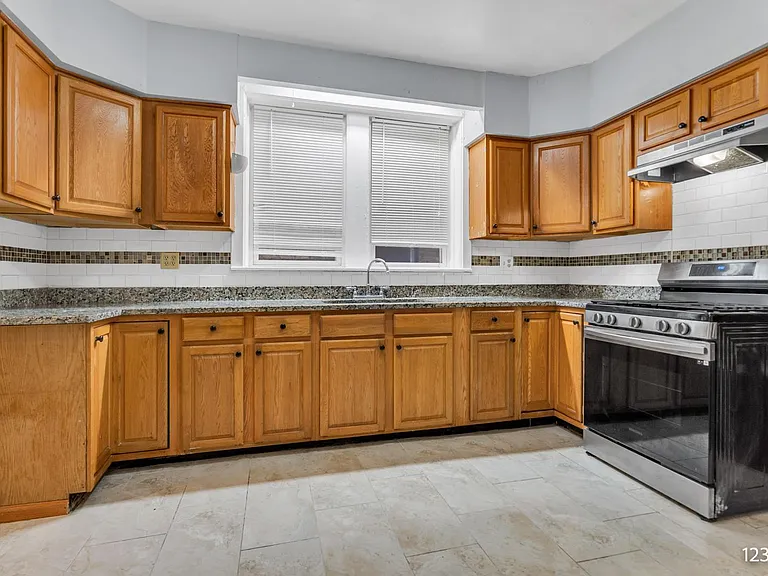 6323 N Francisco Ave #1 — Photo 2