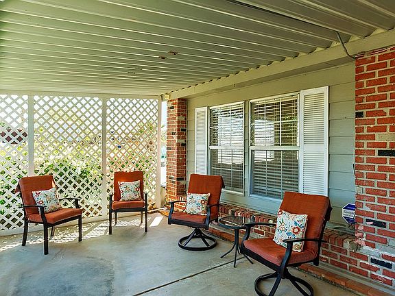 3rd image of 320 N Stardust Ln