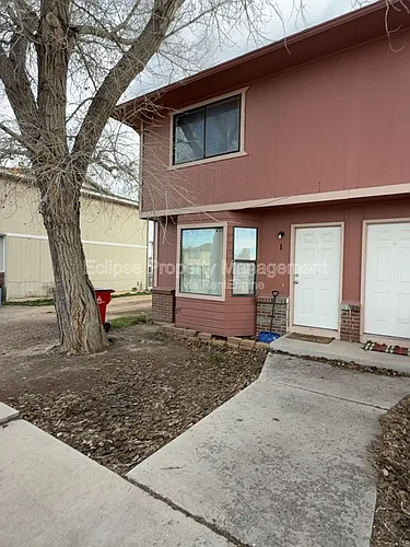 3247 Main St #1 Photo 1